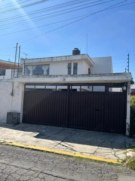 Casa en la colonia Los Pilares, Puebla, 