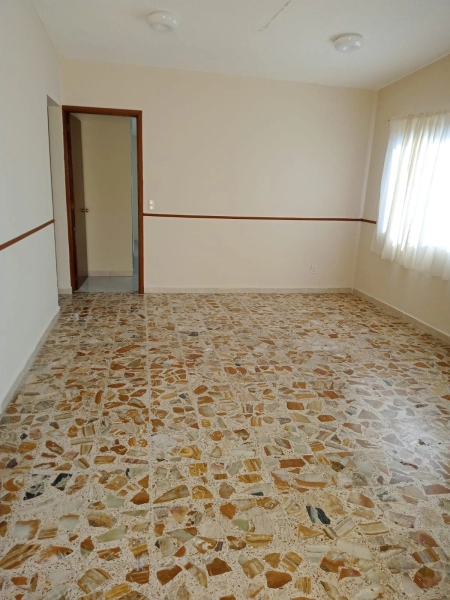 RENTA DE EXCELENTE CASA DE UN PISO