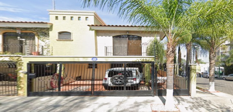 VENTA DE CASA EN ZAPOPAN REAL DE VALDEPEÑAS