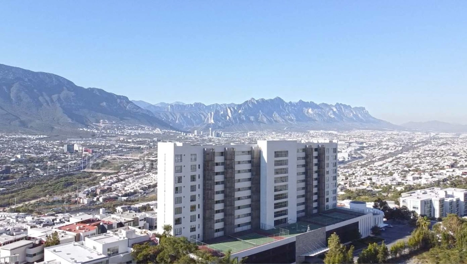 100m2 en COVA 2 – Alberca y vista panoramica