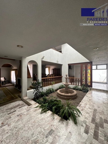 R308 Residencia en Venta 5 recamaras Club Campestre Morelia