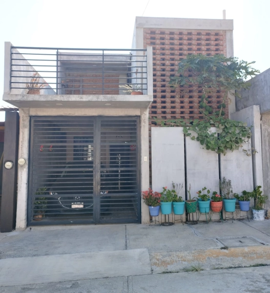 Casa de 2 pisos, Ciudad Maya, Berriozábal.