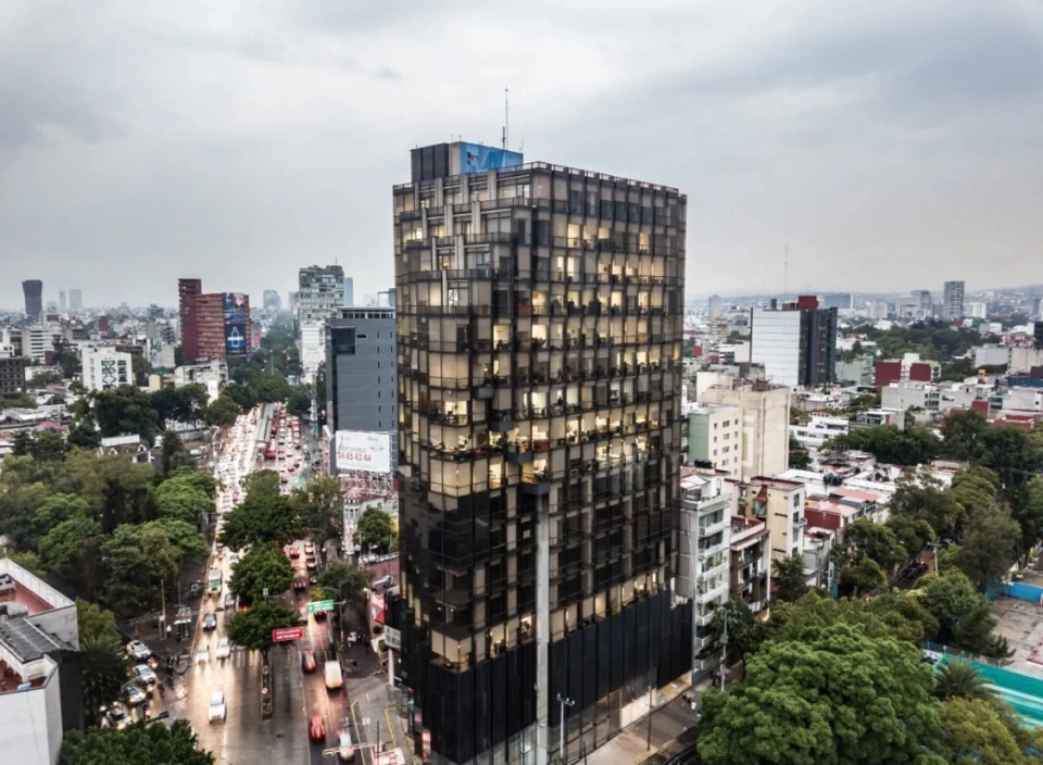 EDIFICIO EN VENTA PARA INVERSIONISTAS! 177 SUITES TODO NUEVO