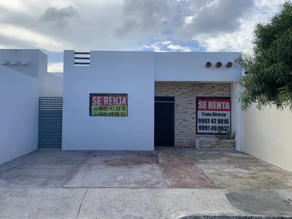 CASA AL NORTE DE MÉRIDA, EN EXCELENTES CONDICIONES.