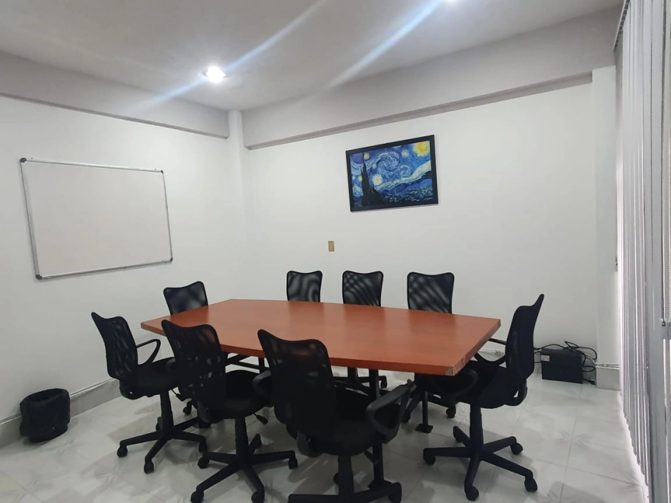 SALA DE JUNTAS IDEAL PARA TUS REUNIONES DE IMPACTO