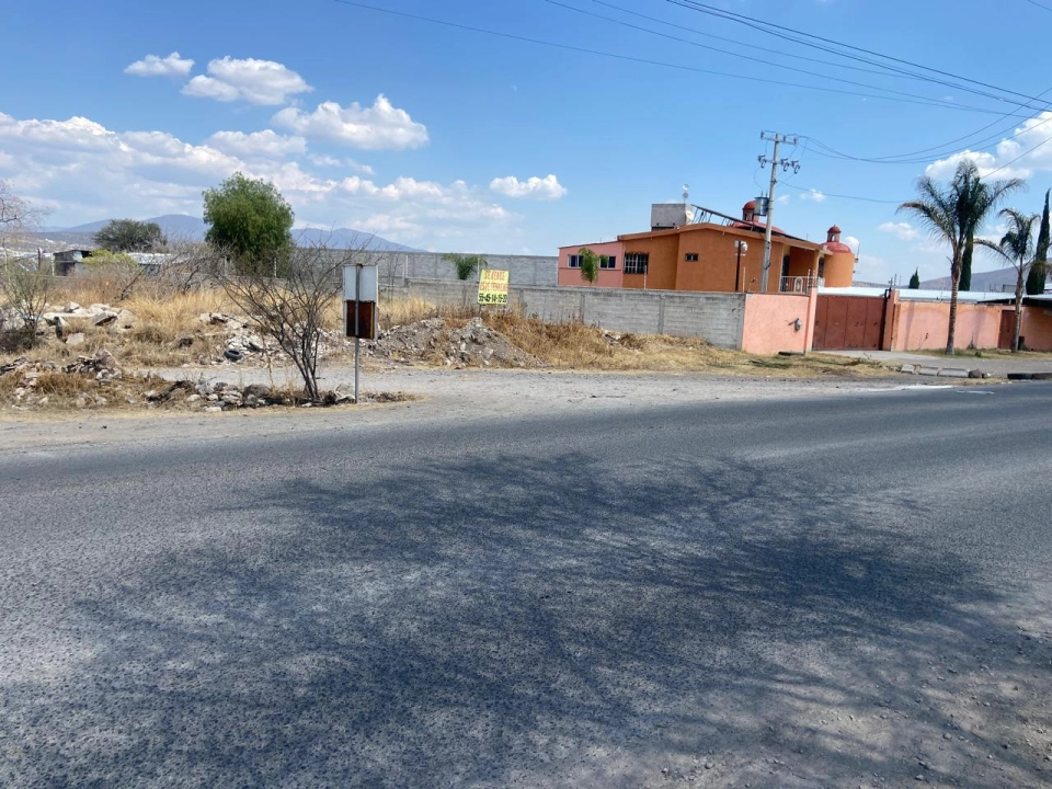 Se vende terreno a pie de carretera santa rosa jauregui 