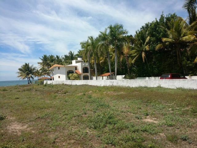 Barra de Potosi Terreno en Venta 3000 m2 frente playa T503