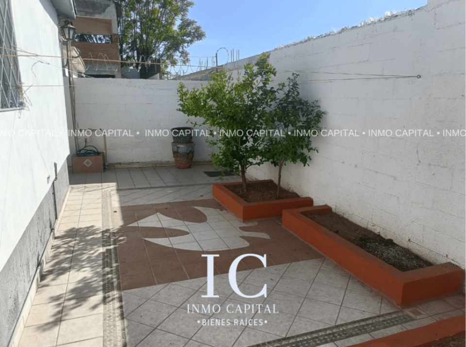 Se vende Casa en el Campanario ,excelente ubicación 