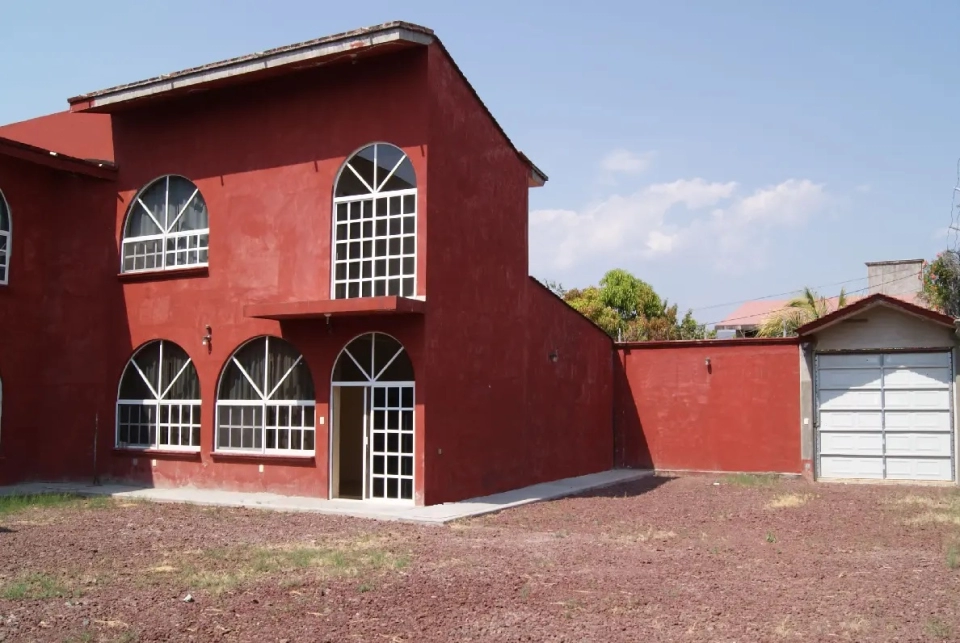 CASA CON GRAN TERRENO EN RUFFO FIGUEROA, IGUALA